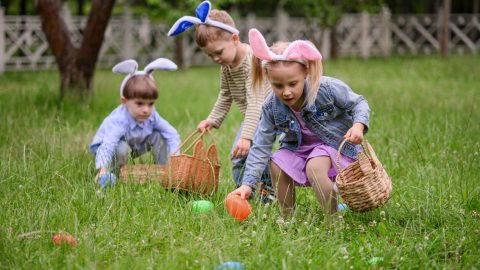 Parents EasterEggHunt dda f cc c fd fa e c e